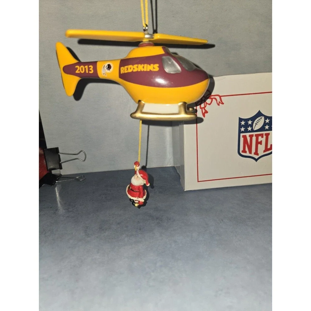 Danbury Mint Washington Redskins 2013 Christmas Helicopter Ride   (T-1)